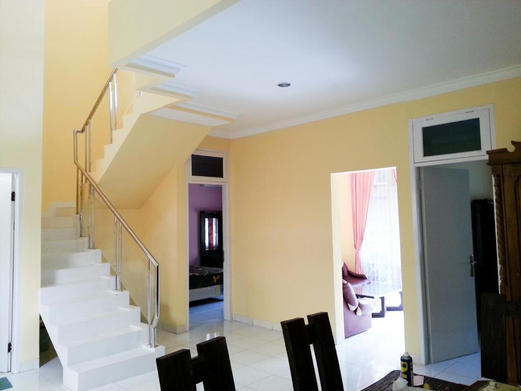 Cendana Mulia Hostel Bogor Extérieur photo